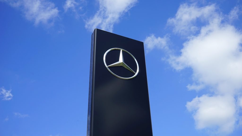 badge-benz-black-104372-1024×576